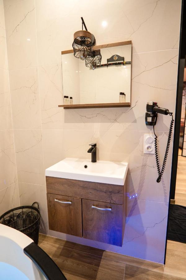 Appartamento Capsule Japon - Jacuzzi - Netflix & Ecran Cinema - Xbox Trith-Saint-Leger Esterno foto
